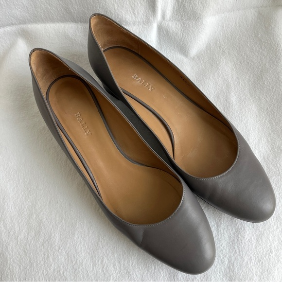Bally Switzerland Halin.O Gray leather pumps size EU...